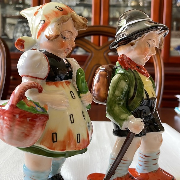 VTG Hummel like porcelain Boy & Girl figurine set made in Japan hand painted - Picture 5 of 9